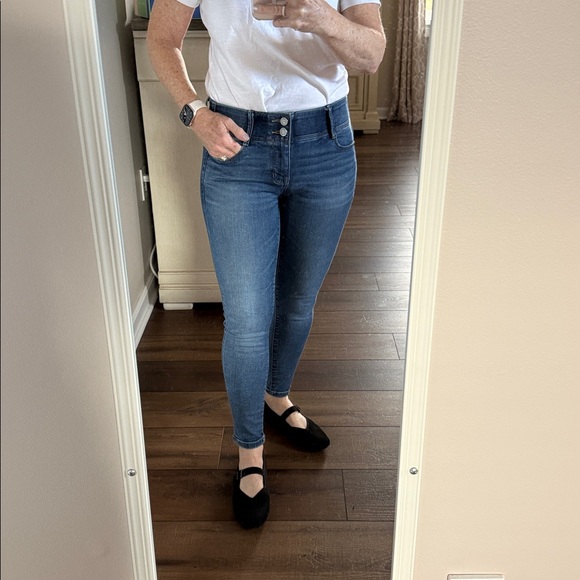 Apt 9 Women's Medium Wash Blue Skinny Jeans - Picture 5 of 12